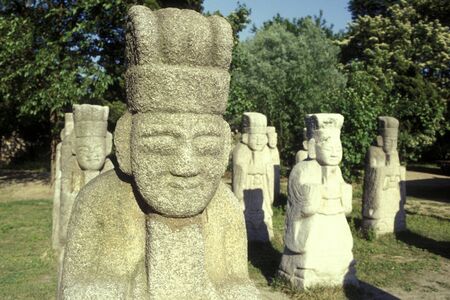 the stone sculptures and statue of the Royal Tombs in the Seolleung Park in city centre of Seoul in South Korea in EastAasia.  Southkorea, Seoul, May, 2006のeditorial素材