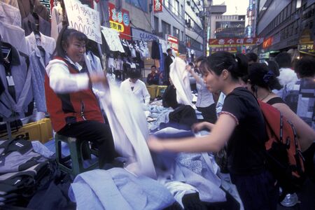 a textil shop market in the city of Seoul in South Korea in EastAasia.  Southkorea, Seoul, May, 2006のeditorial素材