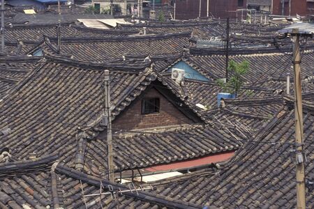 the roofs in the Kwanghwamun Area in the old town of Seoul in South Korea in EastAasia.  Southkorea, Seoul, May, 2006のeditorial素材