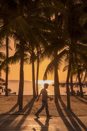 the Bang Saen Beach at the Town of Bangsaen in the Provinz Chonburi in Thailand.  Thailand, Bangsaen, November, 2018のeditorial素材