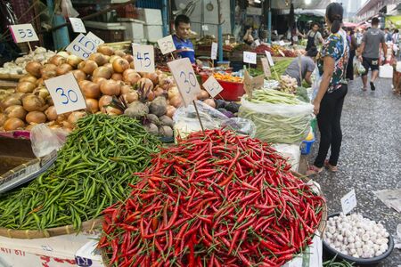 chili and vegetable at the food Market at the Khlong Toey Market in Khlong Toey in the city of Bangkok in Thailand in Southeastasia.  Thailand, Bangkok, November, 2018のeditorial素材