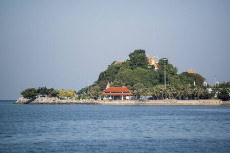 the Wat Koh Loyi on the island of Koh Loy in the Town of Si Racha in the Provinz Chonburi in Thailand.  Thailand, Bangsaen, November, 2018のeditorial素材