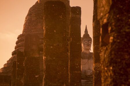 a Buddha with a stupa at the Wat Sa Si Temple at the Historical Park in Sukhothai in the Provinz Sukhothai in Thailand.   Thailand, Sukhothai, November, 2018のeditorial素材