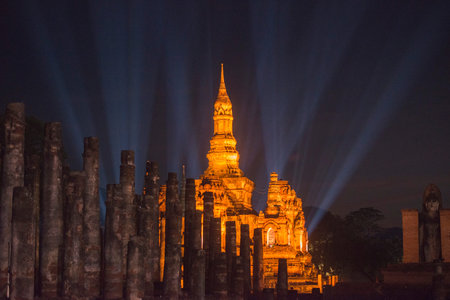 the Wat Mahathat Temple at night in the Historical Park in Sukhothai in the Provinz Sukhothai in Thailand.   Thailand, Sukhothai, November, 2018のeditorial素材