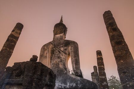 the Wat Mahathat Temple at the Historical Park in Sukhothai in the Provinz Sukhothai in Thailand.   Thailand, Sukhothai, November, 2018のeditorial素材
