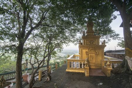 the stupas at the wat Phnom Sampeau on the Mount Phnom Sompov near the city of Battambang in Cambodia.  Cambodia, Battambang, November, 2018のeditorial素材