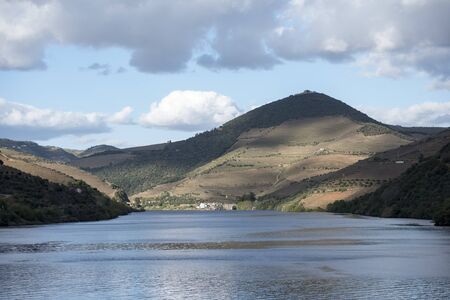 the Landscape of the Douro River betwen the towns of Reso da Regua and Pinhao east of Porto in Portugal in Europe.  Portugal, Regua, April, 2019のeditorial素材