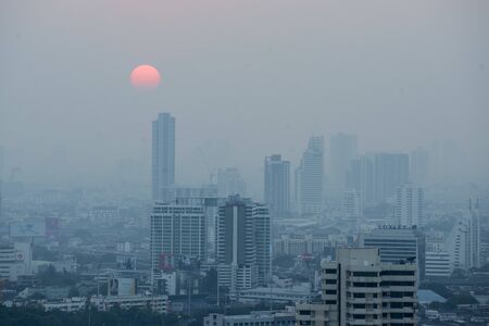 the Bar with the skyline from the Roof Top of the Marriott Hotel in the city of Bangkok in Thailand in Southest Asia.  Thailand, Bangkok, November, 2019のeditorial素材