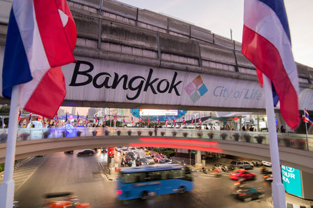 trafic at the Sukhumvit road at the Siam Square in the city of Bangkok in Thailand in Southest Asia.  Thailand, Bangkok, November, 2019のeditorial素材