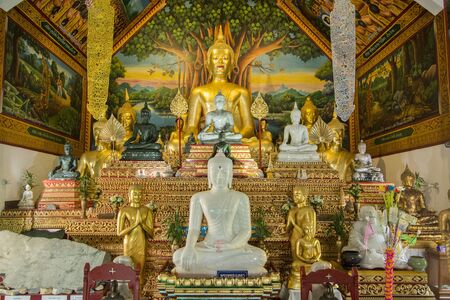 The jade buddha at the Wat Ou Sai Kham in the city of Chiang Mai at north Thailand.   Thailand, Chiang Mai, November, 2019のeditorial素材