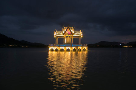 the sunset Pavillon on the Khao Tao lake near the Fishing of Khao Tao on the Golf of Thailand south the Town of Hua Hin in Thailand.   Thailand, Hua Hin, November, 2019のeditorial素材