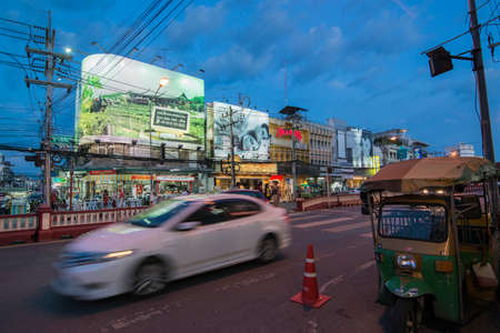 a street with shops in the City centre of Hua Hin in Thailand.   Thailand, Hua Hin, November, 2019のeditorial素材