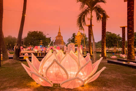 a Krathong at the Loy Krathong Festival in the Historical Park in Sukhothai in the Provinz Sukhothai in Thailand.   Thailand, Sukhothai, November, 2019のeditorial素材