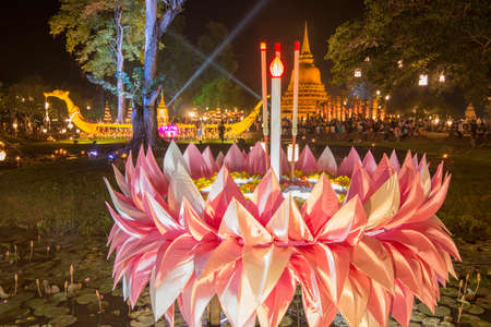 a Krathong at the Loy Krathong Festival in the Historical Park in Sukhothai in the Provinz Sukhothai in Thailand.   Thailand, Sukhothai, November, 2019のeditorial素材