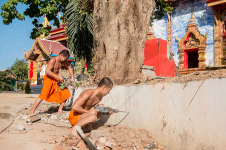 The Wat Hua Wiang in the Town of Chiang Khong in the province of Chiang Raii in Thailand.   Thailand, Chiang Khong, November, 2019のeditorial素材