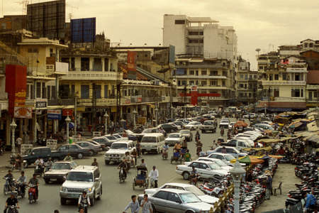 a road at the central market or Psar Thmei market in the city of Phnom Penh of Cambodia.  Cambodia, Phnom Penh, February, 2001,のeditorial素材