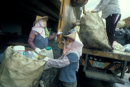 a recycling centre the city centre of Kaohsiung in Taiwan of East Aasia.   Taiwan, Taipei, July, 1997のeditorial素材