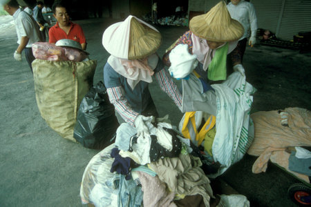 a recycling centre the city centre of Kaohsiung in Taiwan of East Aasia.   Taiwan, Taipei, July, 1997のeditorial素材