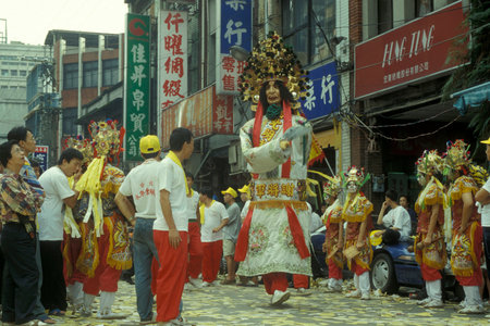 a traditional Mazu parade and Daoist religious Festival in the city centre of Taipei in Taiwan of East Aasia.   Taiwan, Taipei, May, 2001のeditorial素材