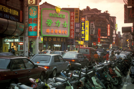 a road in the city centre of Taipei in Taiwan of East Aasia.   Taiwan, Taipei, May, 2001のeditorial素材