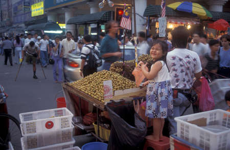 the fruit and Food Market at the Petaling Street in the Old Town and China Town in the city of Kuala Lumpur in Malaysia.  Malaysia, Kuala Lumpur, January, 2003のeditorial素材