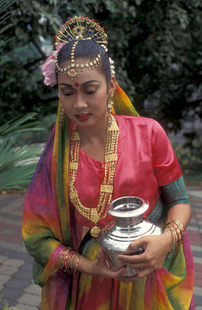 Women in traditional malay dress in the city of Kuala Lumpur in Malaysia.  Malaysia, Kuala Lumpur, August, 1997のeditorial素材