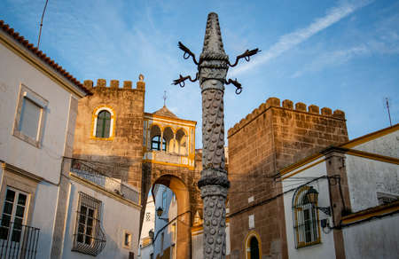 the Pillory at the Largo de Santa Clara in the old town in the city of Elvas in Alentejo in Portugal.  Portugal, Elvas, October, 2021のeditorial素材