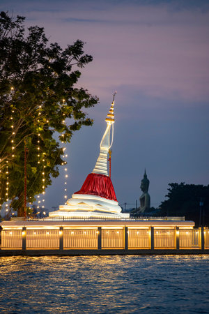 Chedi Mu Tao on Ko Kret and Buddha of Wat Bangchak in Pak Kret of Province Nonthaburi in Thailand, Thailand, Pak Kret, November, 9, 2024のeditorial素材