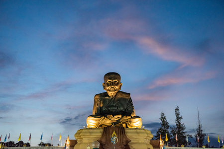 The monument of the Monk Luang Pu Thuat at Wat Huay Mongkol near the City of Hua Hin in the Province of Prachuap Khiri Khan in Thailand. Thailand, Hua Hin, November, 11, 2023のeditorial素材