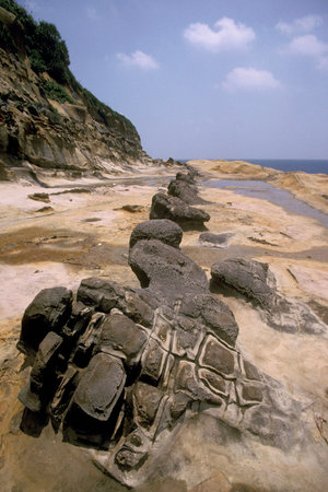 The Coral Cliffs Ocean Park of Yehliu northeast of the Town Keelung on the Coast of North Taiwan in EastAasia. Taiwan, Yehliu, May, 2001のeditorial素材