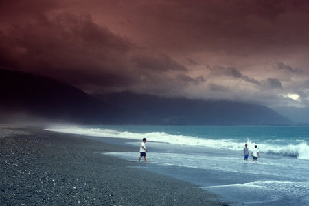 a beach and the landscape near Hualien on the eastcoast of the Pacific Ocean on Taiwan in East Aasia. Taiwan, Taipei, May, 2001のeditorial素材