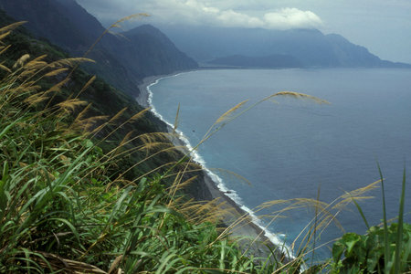 a beach and the landscape near Hualien on the eastcoast of the Pacific Ocean on Taiwan in East Aasia. Taiwan, Taipei, May, 2001のeditorial素材