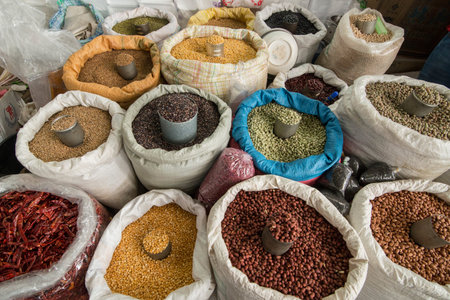 corn and beans at the food market in the town of Mae Sai on the Border to Myanmar in the Chiang Rai Province in North Thailand.   Thailand, Mae Sai, November, 2019のeditorial素材