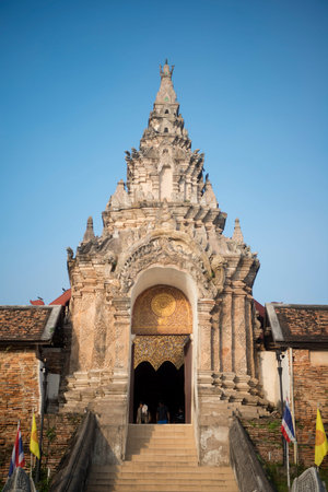 The Wat Prathat Lampang Luang near of the city of Lampang in North Thailand.のeditorial素材