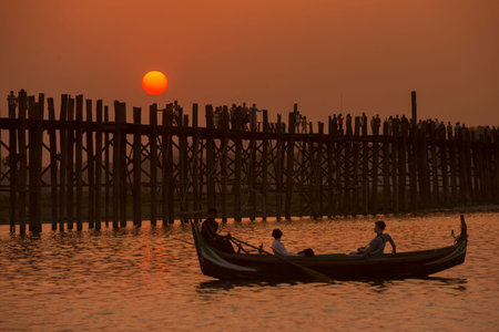 the u bein bridge in Amarapura near the City of Mandalay in Myanmar in Southeastasia.のeditorial素材