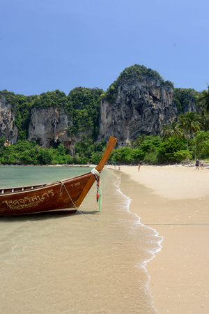 The Hat Tom Sai Beach at Railay near Ao Nang outside of the City of Krabi on the Andaman Sea in the south of Thailand.のeditorial素材