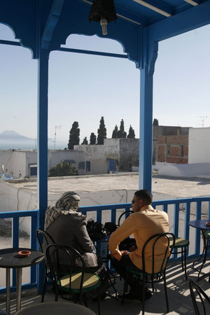 the cafe des Nattes in the Marketstreet in the Old Town of Sidi Bou Said near the City of Tunis in north of Tunisia in North Africa,  Tunisia, Sidi Bou Sair, March, 2009のeditorial素材