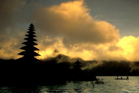 The Pura Ulun Danu Temple in the Landscape at the Bratan Lake on the Island Bali in Indonesia.  Indonesia, Bali, March, 2, 2001のeditorial素材