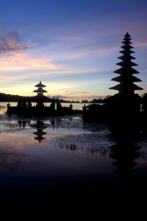 The Pura Ulun Danu Temple in the Landscape at the Bratan Lake on the Island Bali in Indonesia.  Indonesia, Bali, March, 2, 2001のeditorial素材