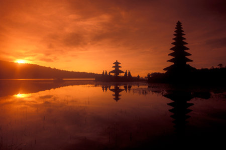 The Pura Ulun Danu Temple in the Landscape at the Bratan Lake on the Island Bali in Indonesia.  Indonesia, Bali, March, 2, 2001のeditorial素材