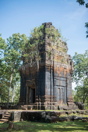 the Khmer Temples of Koh Ker east of the Town of Srayong west of the city Preah Vihear in Northwaest Cambodia.  Cambodia, Sra Em, November, 2017,のeditorial素材