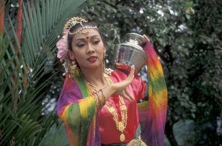 Women in traditional malay dress in the city of Kuala Lumpur in Malaysia.  Malaysia, Kuala Lumpur, August, 1997のeditorial素材