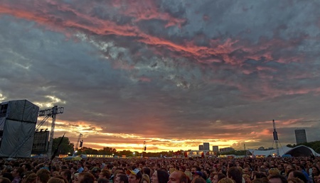 Sunset over London during the Kings of Leon concert in Hyde Park, London, June 23 2011.のeditorial素材
