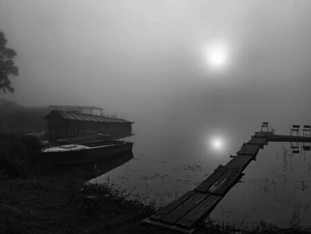 Misty morning on Lake Seliger.の写真素材