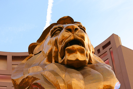 LAS VEGAS Nevada State, Oct 09 2016 Las Vegas Boulevard at Morning, MGM GRAND CASINO AND HOTEL, Statue of Gold Lionのeditorial素材