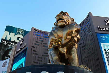 LAS VEGAS, USA-October 09 2017-Lion statue at Las Vegas MGM Grand Casino Hotel on the Las Vegas Strip on October 09 201 7 in Las Vegas USA... MGM is the second largest hotel in the world.のeditorial素材
