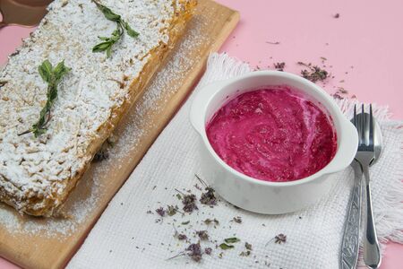 Apple pie with cottage cheese dessert, cottage cheese with strawberries and raspberries on a pink background.の写真素材