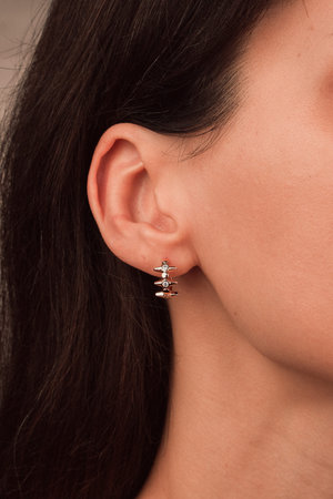 Handmade precious jewelry. Bijouterie and jewelery gold and diamonds for women