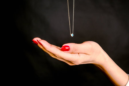 Luxurious Gold and Diamond Jewelry for Anniversary Gifts