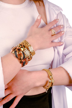 Sparkling Jewelry Sets: Gold, Diamonds, and Gemstones